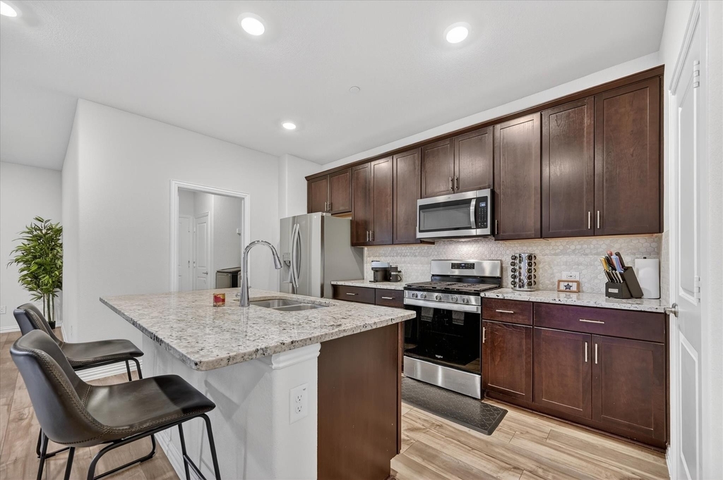 120 Monarch Way - Photo 9