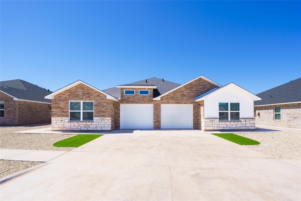2718 Baron Avenue - Photo 0