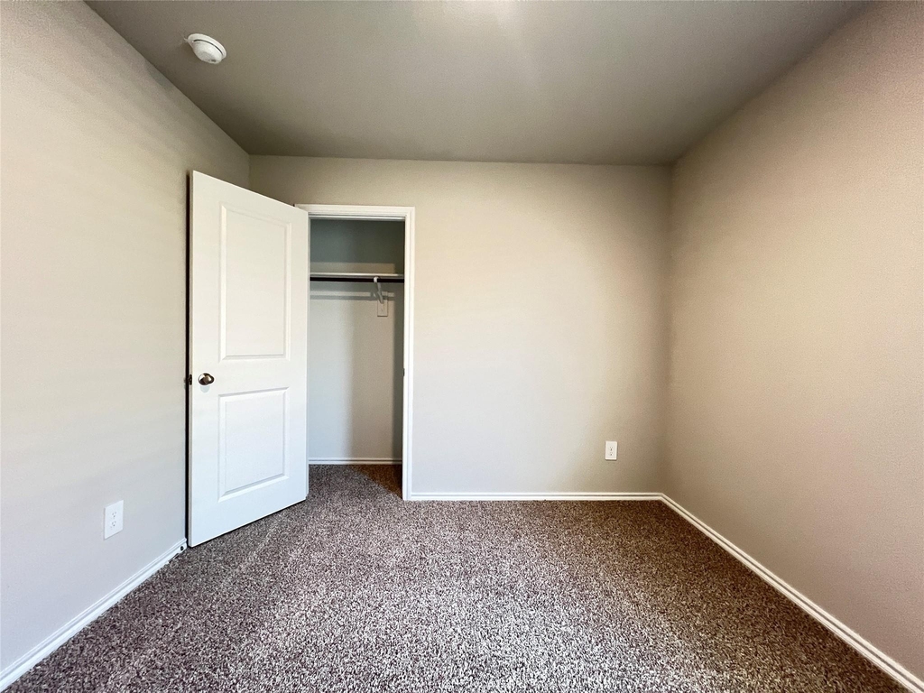 5557 Rollins Drive - Photo 15