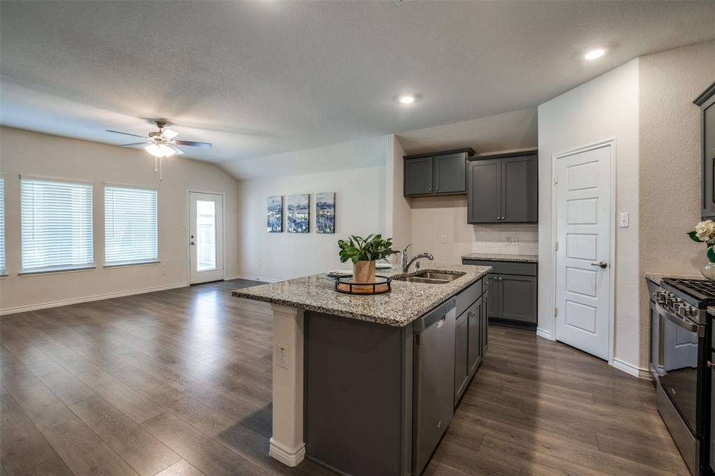 6409 Windsor Lane - Photo 11