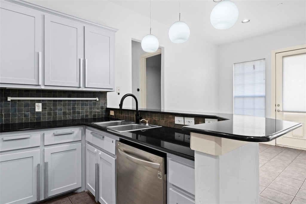 1136 Pedernales Trail - Photo 7