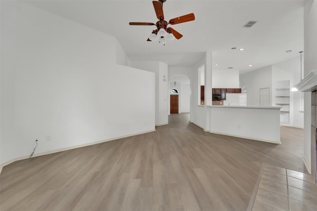 5106 Petersburg Drive - Photo 4