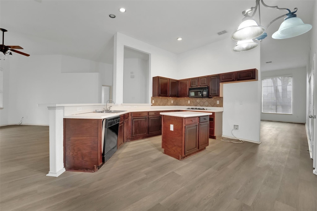 5106 Petersburg Drive - Photo 6