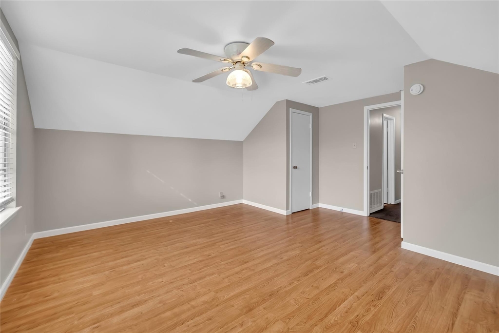 1220 Farnham Court E - Photo 26