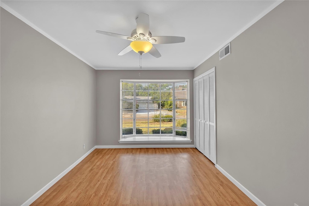 1220 Farnham Court E - Photo 20