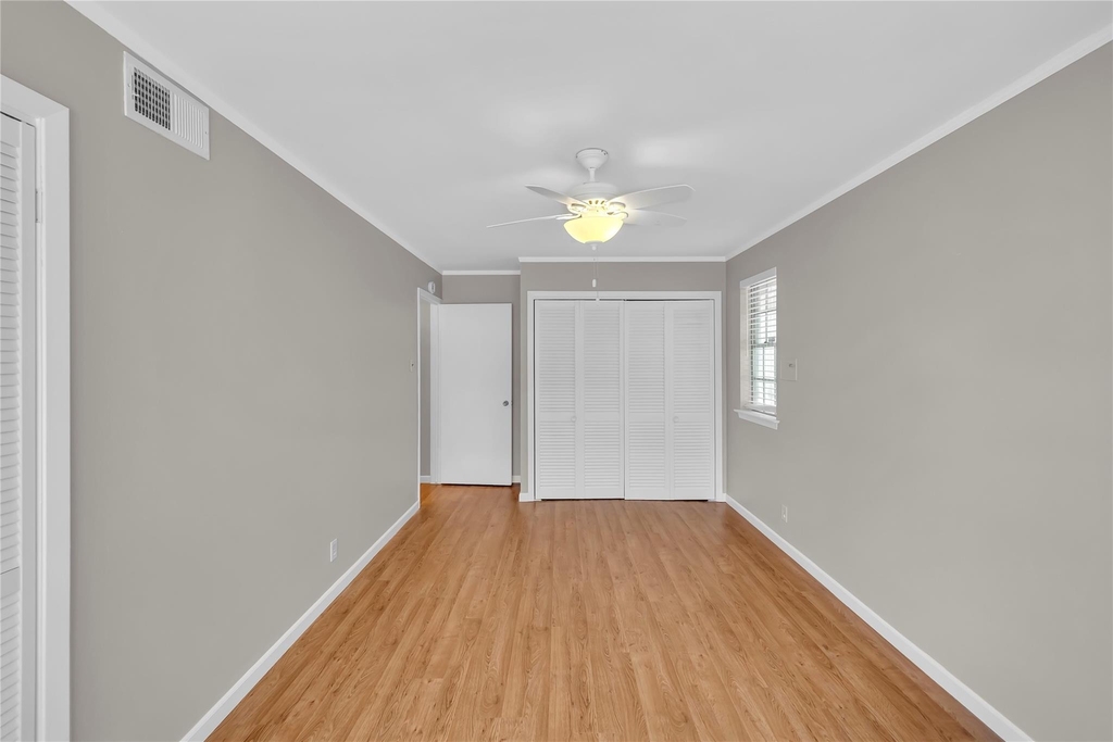 1220 Farnham Court E - Photo 18