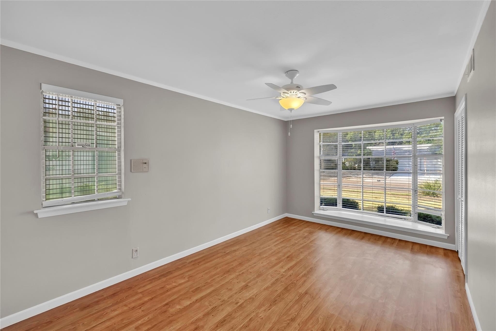 1220 Farnham Court E - Photo 19