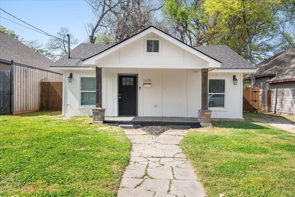 2635 Carpenter Avenue - Photo 1