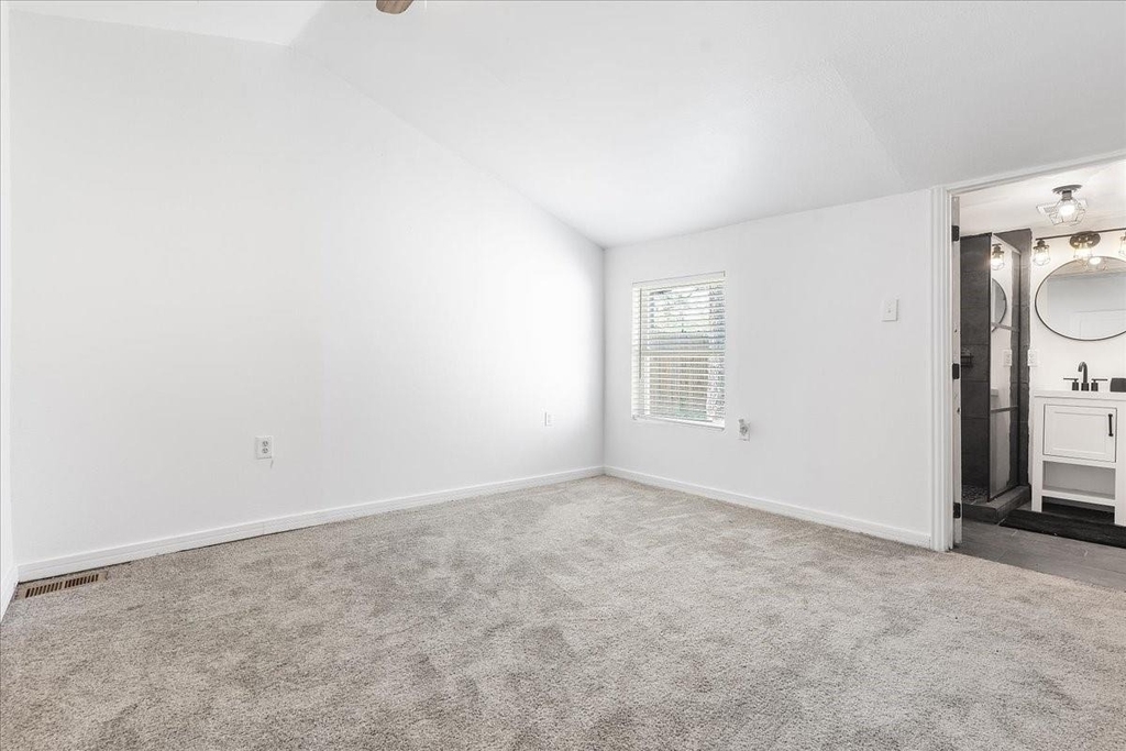 2635 Carpenter Avenue - Photo 10