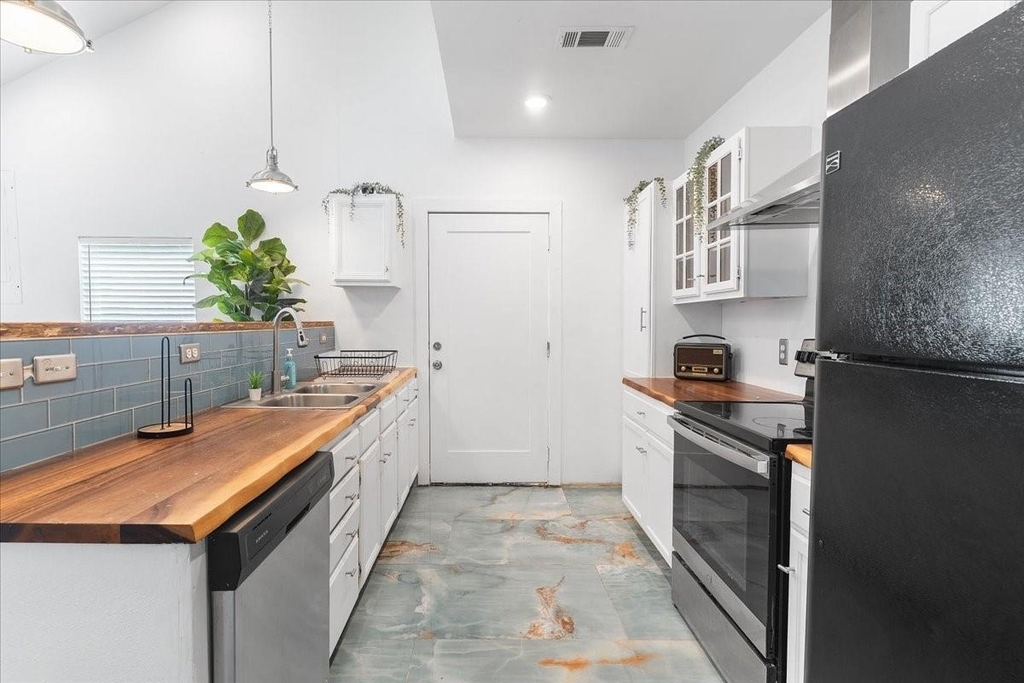 2635 Carpenter Avenue - Photo 6
