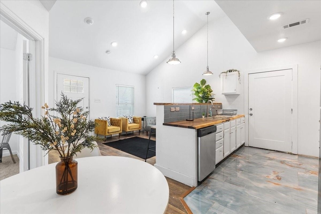 2635 Carpenter Avenue - Photo 8