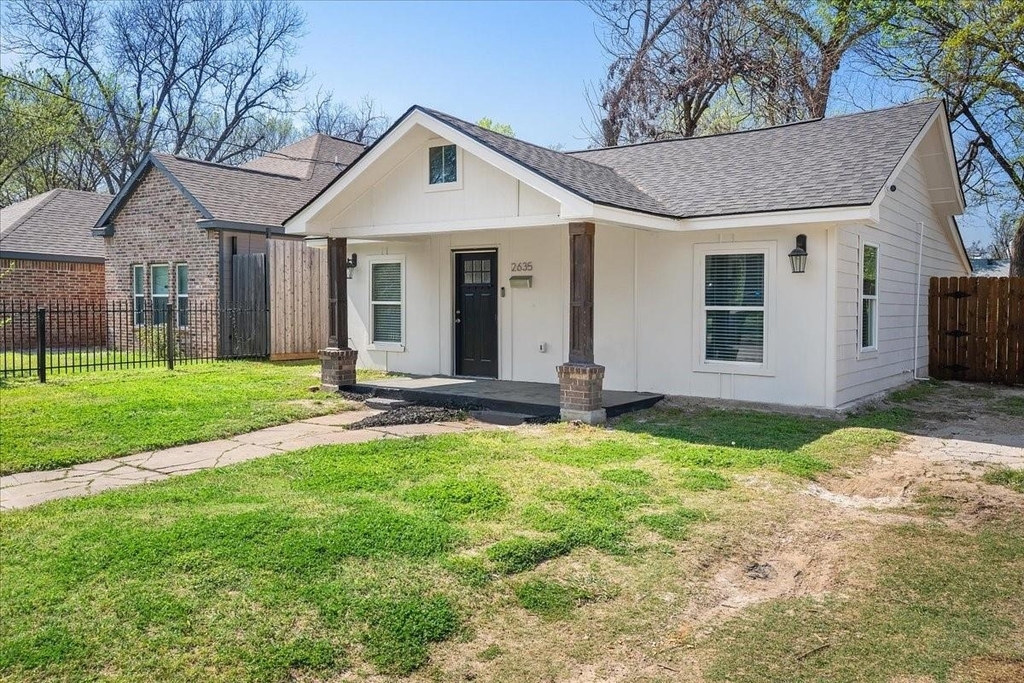 2635 Carpenter Avenue - Photo 0