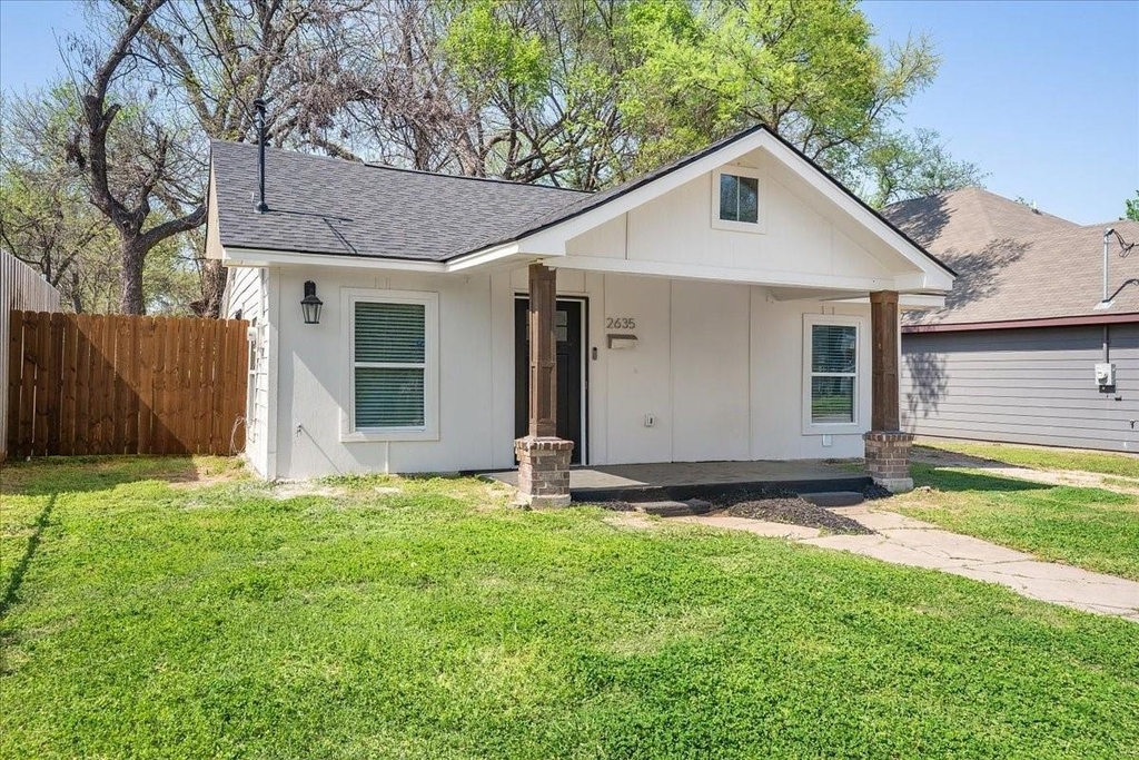 2635 Carpenter Avenue - Photo 2