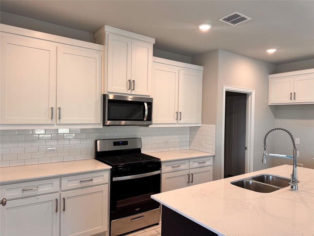 804 Sicily Boulevard - Photo 12