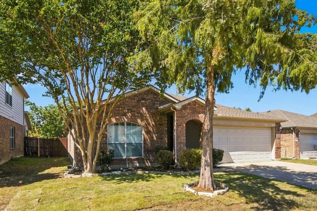 4521 Sheldon Trail - Photo 2