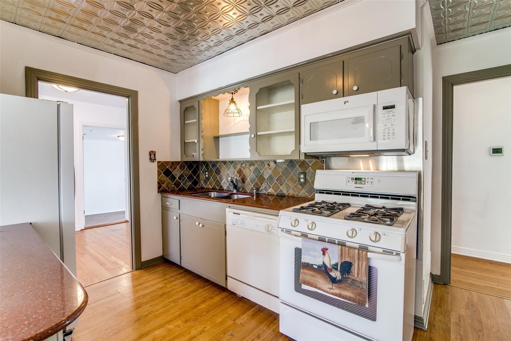 214 S Clark Street - Photo 11