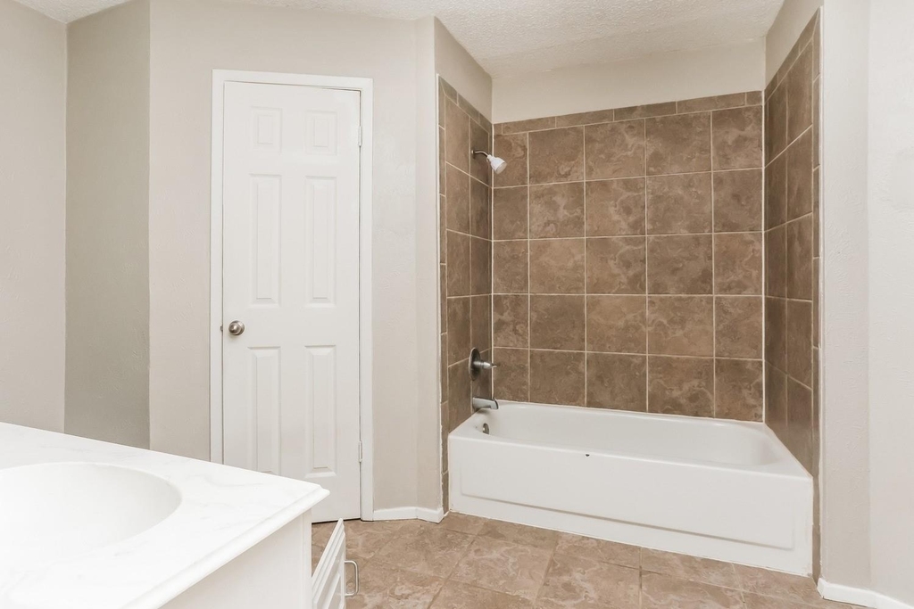 7404 Cheryl Court - Photo 13