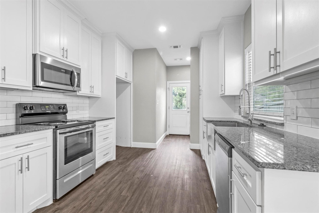 426 W Coffin Street - Photo 2