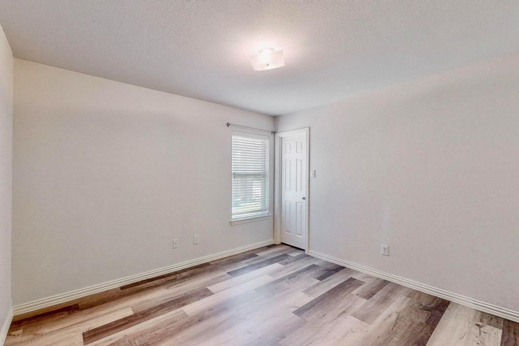 1216 Lake Forest Drive - Photo 26