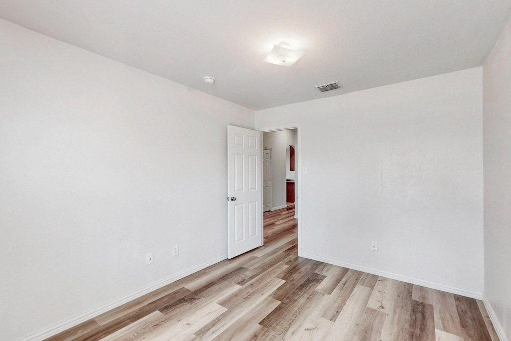 1216 Lake Forest Drive - Photo 25