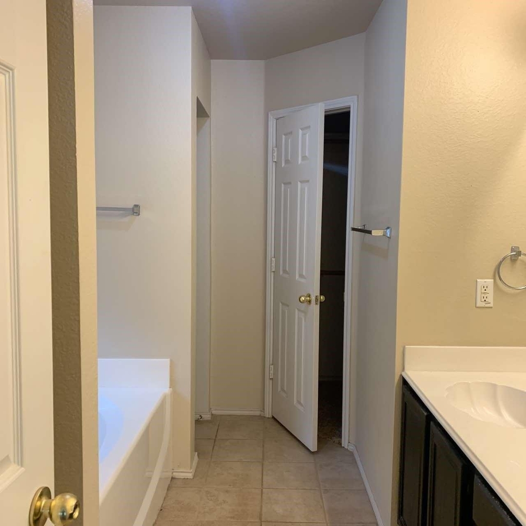208 N Rolling Meadows Drive N - Photo 11