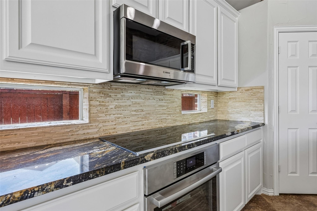 8330 Elena Drive - Photo 9