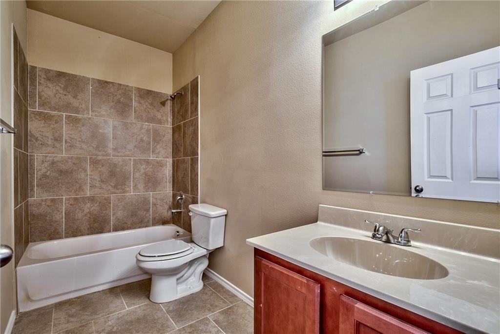 702 E College Street - Photo 23