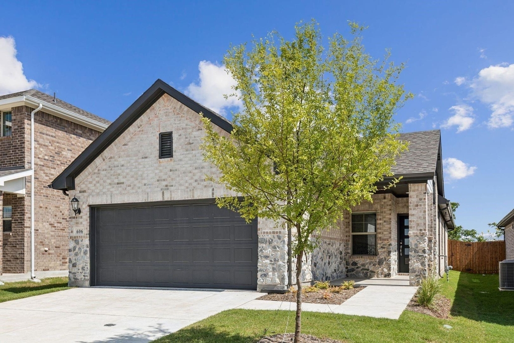 606 Travine Drive - Photo 0
