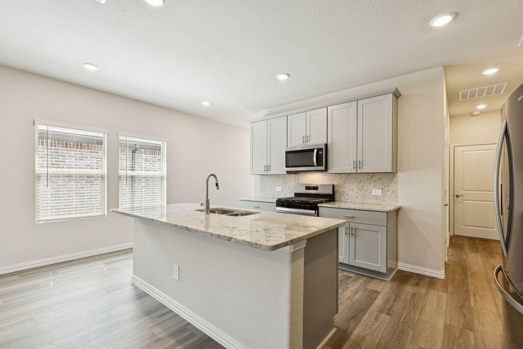 606 Travine Drive - Photo 6