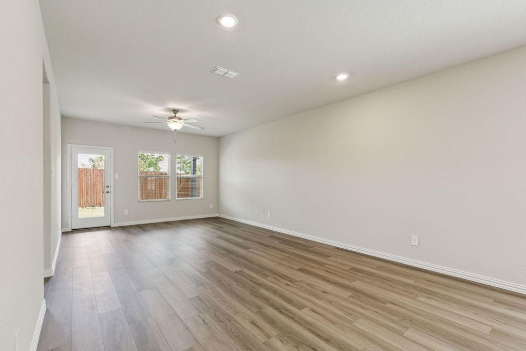 606 Travine Drive - Photo 8