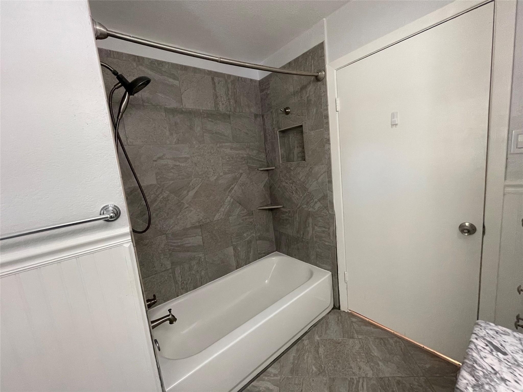 3363 Cromart Avenue - Photo 15