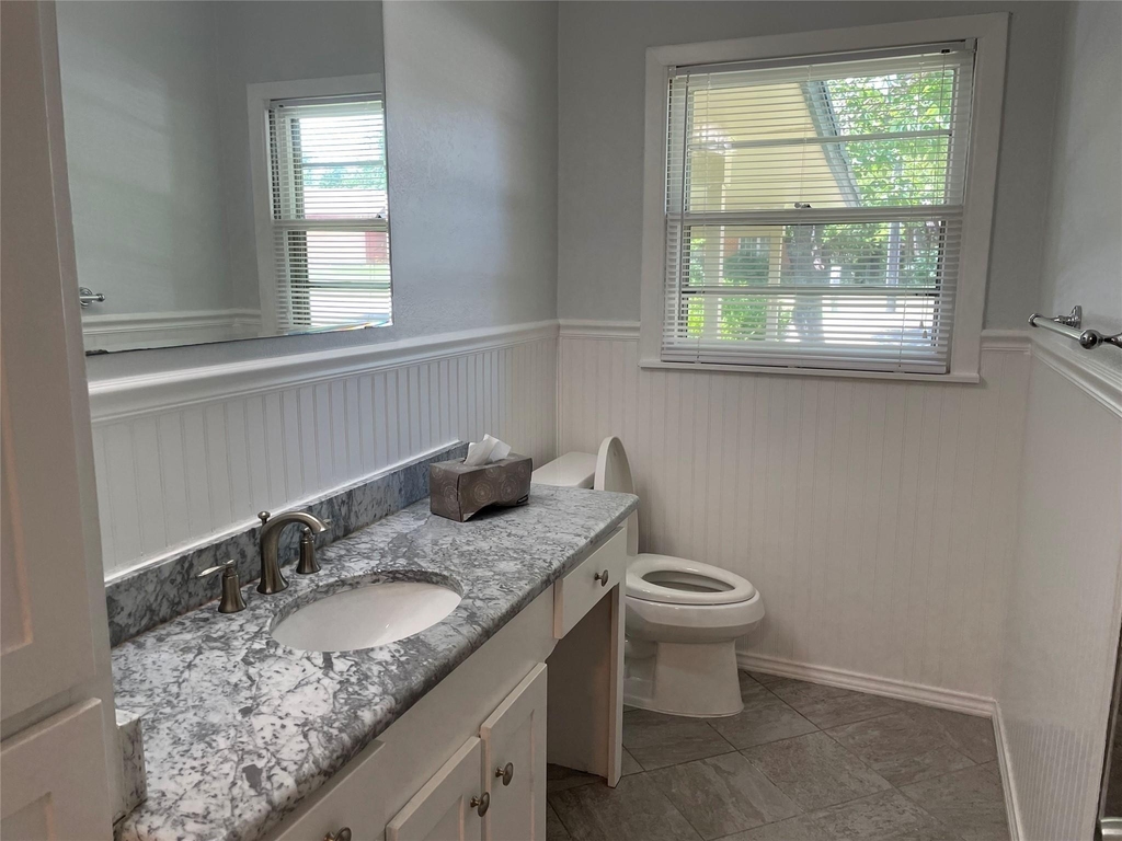 3363 Cromart Avenue - Photo 14