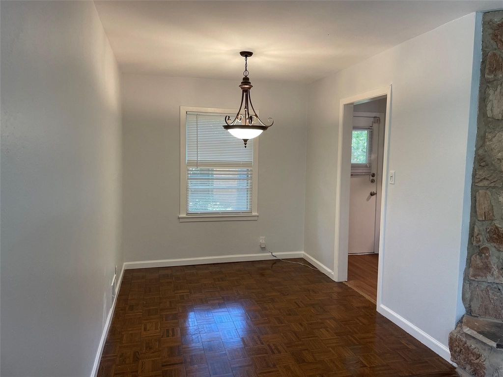 3363 Cromart Avenue - Photo 5