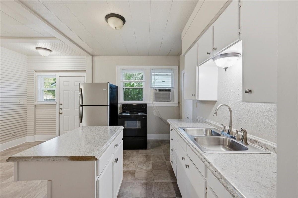 711 Brown Street - Photo 7