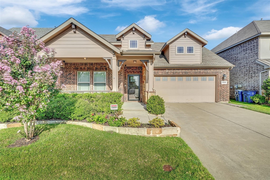 5805 Zinnia Drive - Photo 0