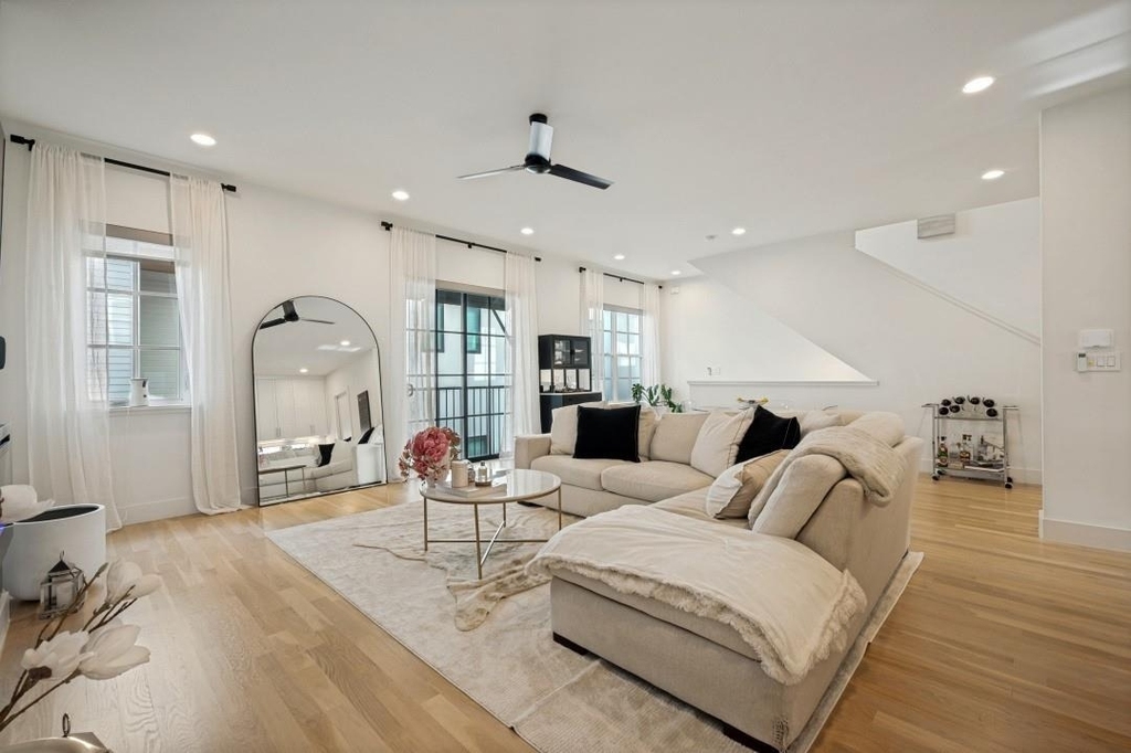 4220 Hawthorne Avenue - Photo 8