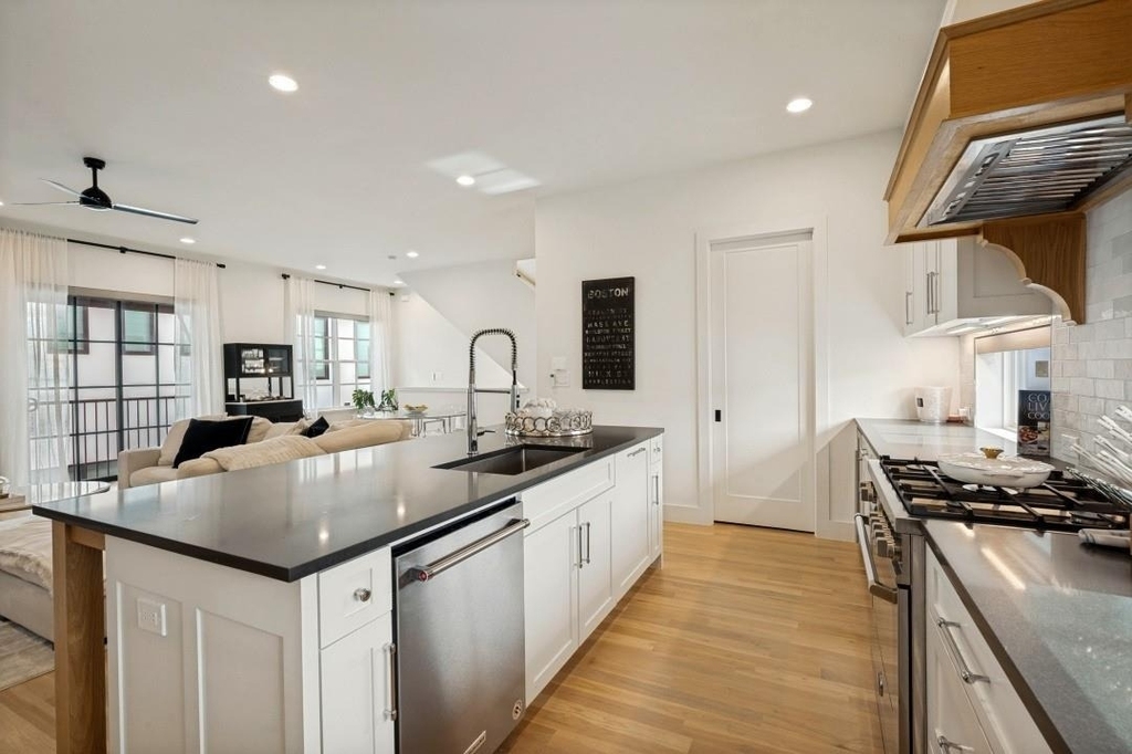 4220 Hawthorne Avenue - Photo 11