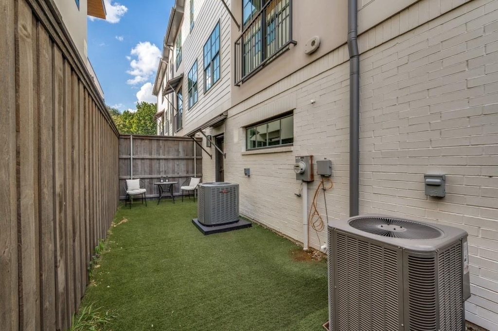 4220 Hawthorne Avenue - Photo 24