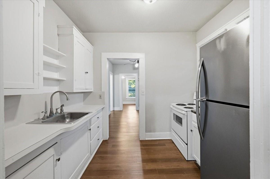 711 Brown Street - Photo 5