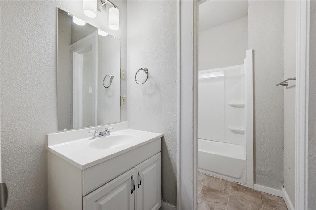711 Brown Street - Photo 9