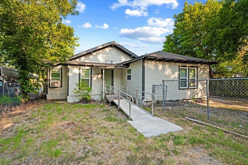 711 Brown Street - Photo 12