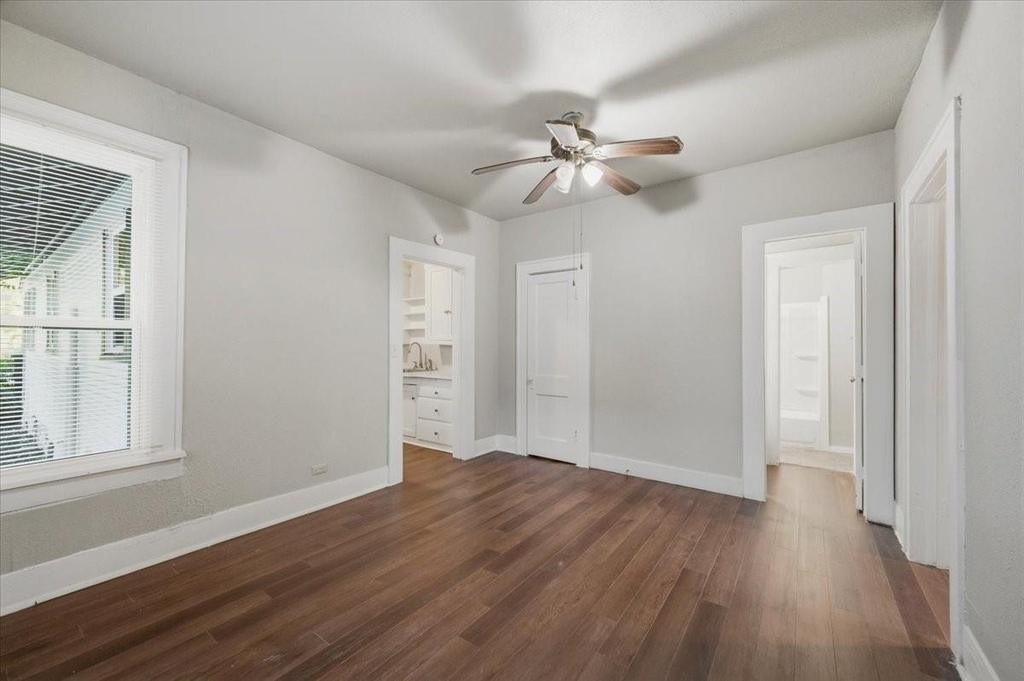 711 Brown Street - Photo 8