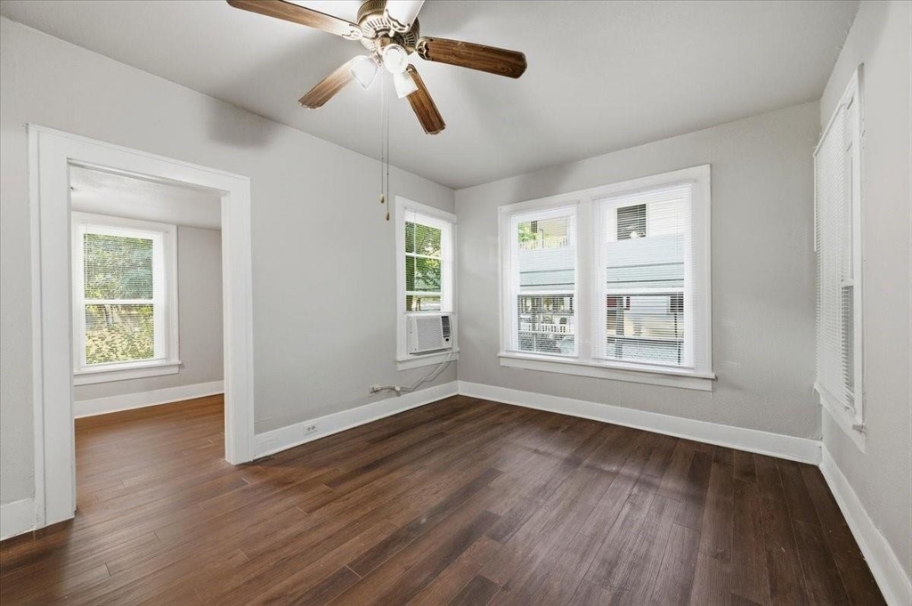 711 Brown Street - Photo 7