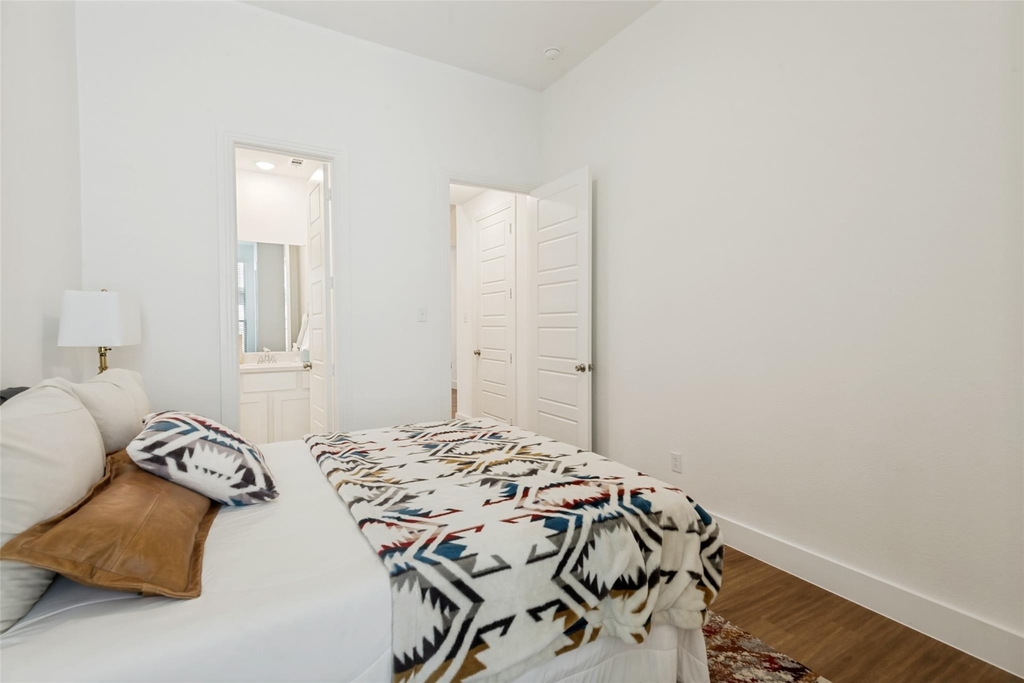 1624 Seminole Drive - Photo 9