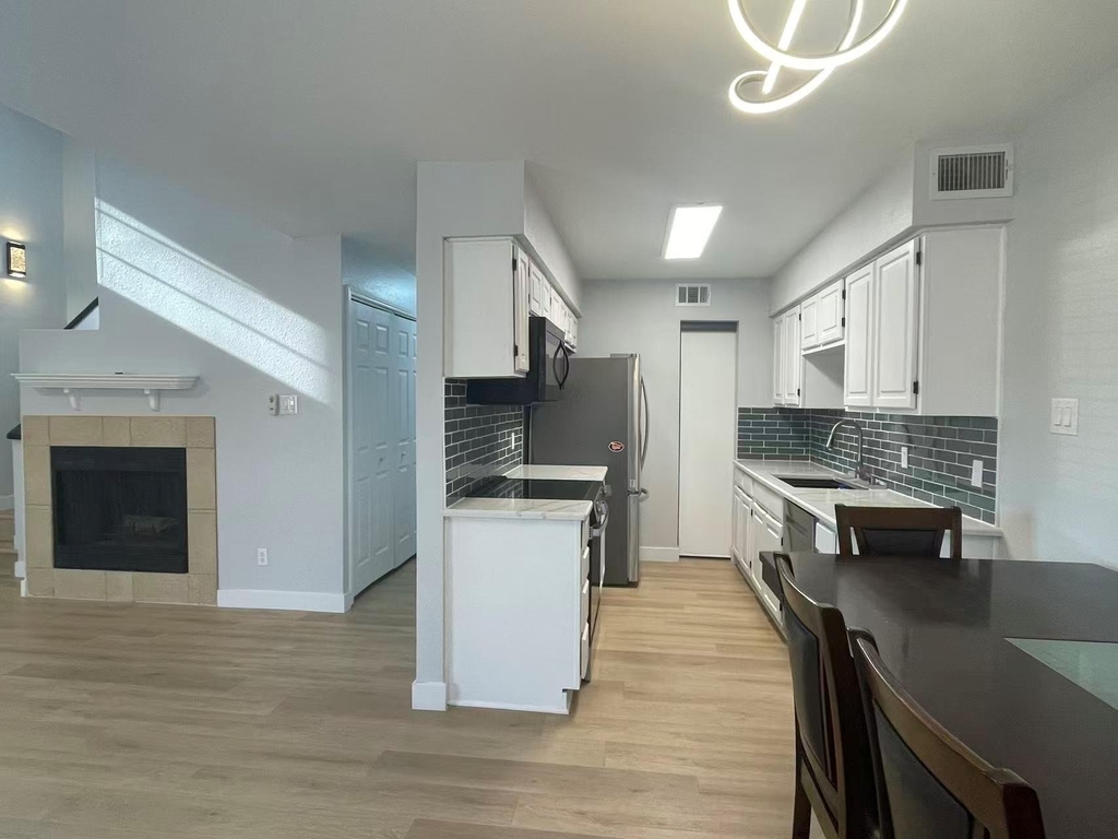 332 W Harwood Road - Photo 7