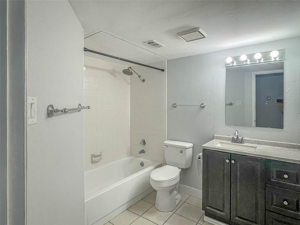332 W Harwood Road - Photo 10