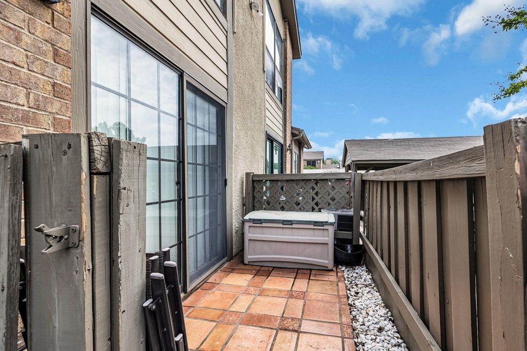 332 W Harwood Road - Photo 25