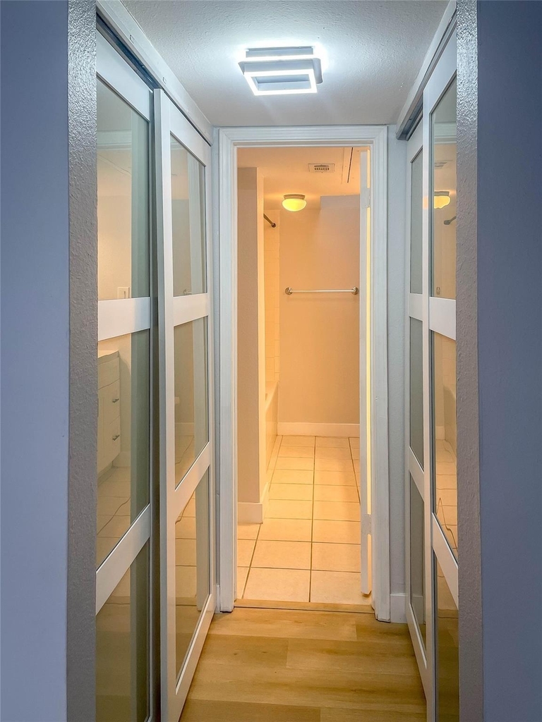 332 W Harwood Road - Photo 8