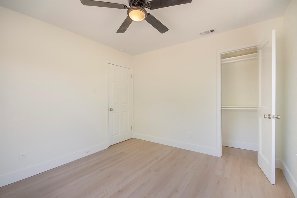 305 N Oak Cliff Boulevard - Photo 10