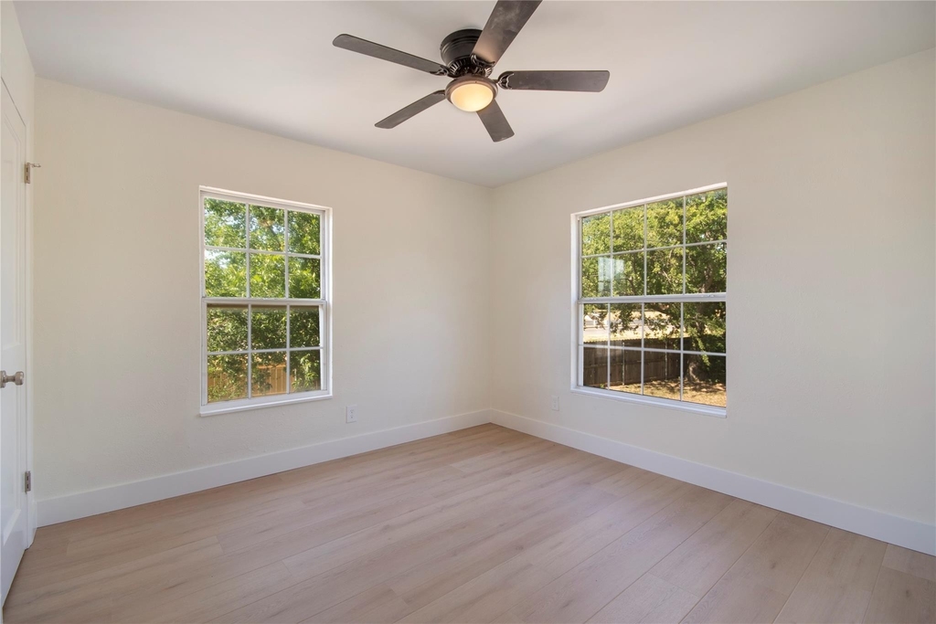 305 N Oak Cliff Boulevard - Photo 7